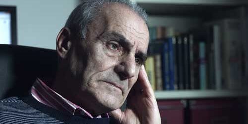 Adultos mayores viviendo solos.